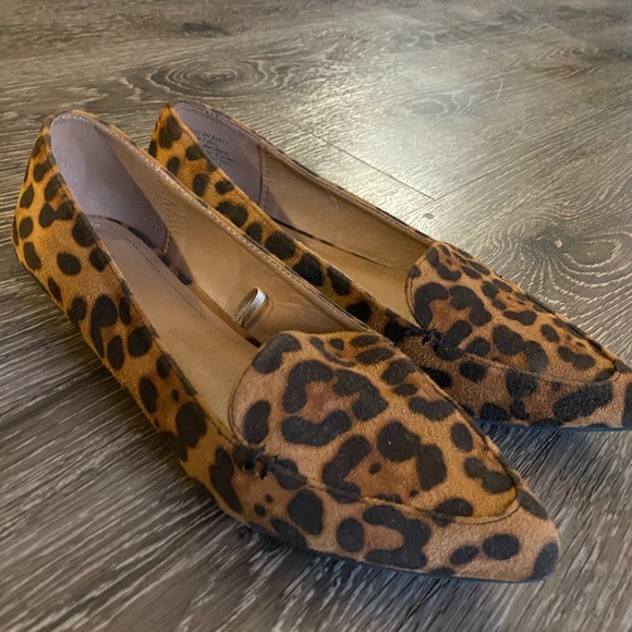 Report Leopard Pointed-Toe Flats - Picture 2 of 5